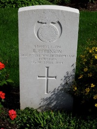 Klagenfurt War Cemetery - Robinson, Frederick